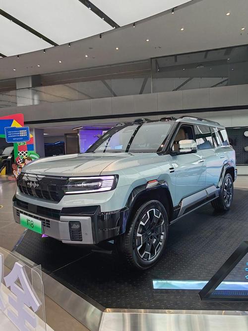 成都50比亚迪方程豹硬派越野的爆款，英菲尼迪35周年与你共成长